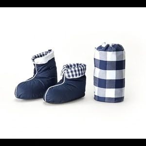 NWT Hastens Down Boots in Navy, Size L